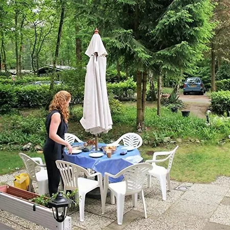 Nieuw Vebouwd Boshuisje Meibloempje Lanaken